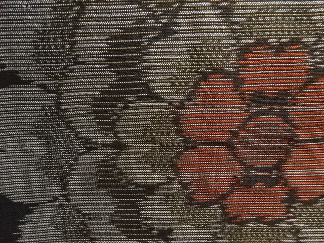 アンティーク　花唐草模様織り出し本場泥大島紬着物